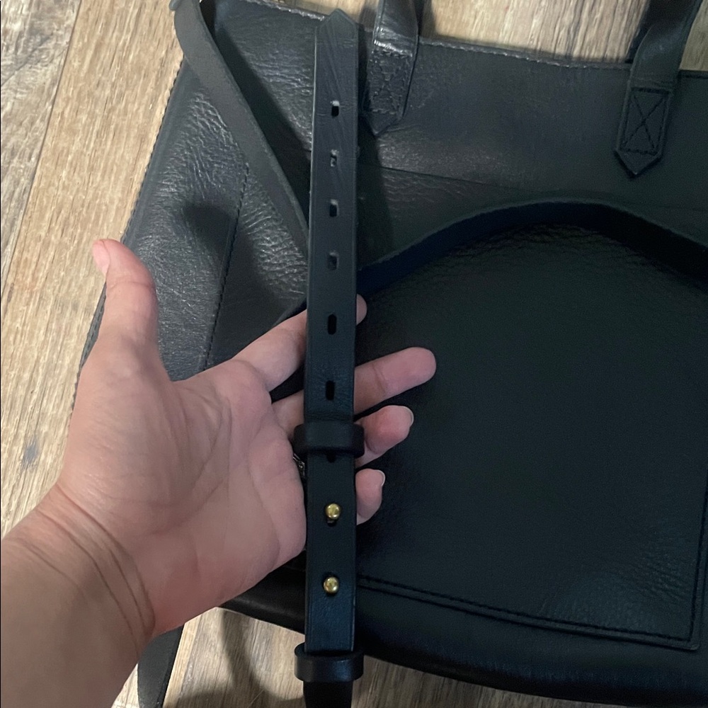 Madewell Zip Top Crossbody - Picture 5 of 8